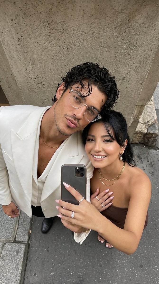 Urban Street Fashion Couple Selfie