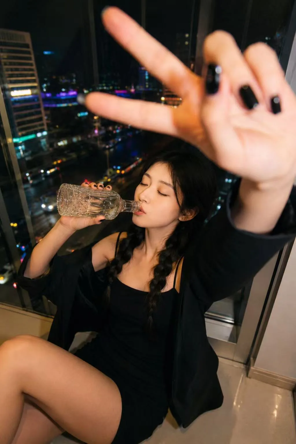 Night Window Smartphone Fashion Snapshot