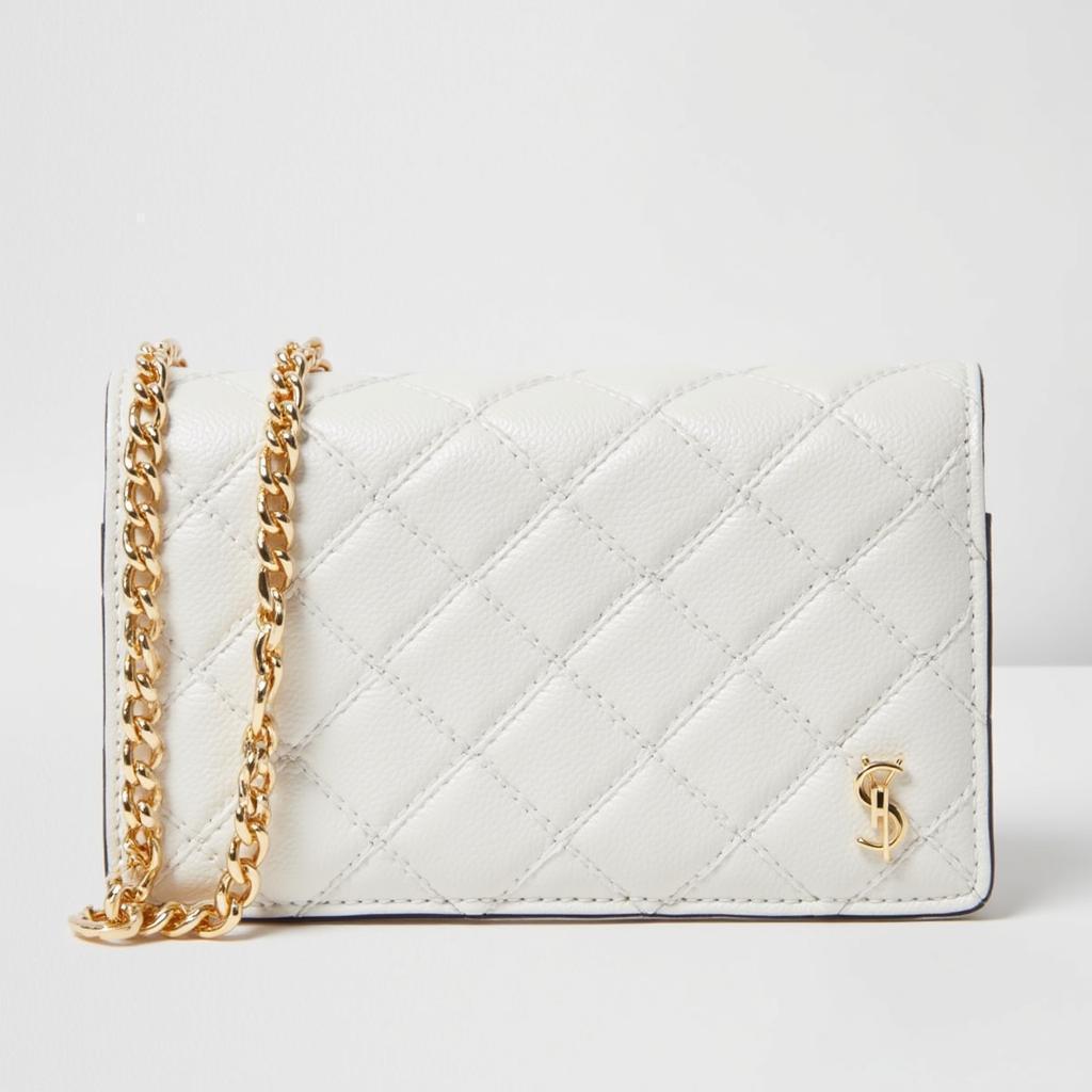 Quilted White Leather Wallet in Manga Detail