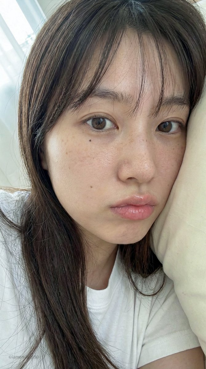 Pillow Selfie Glow