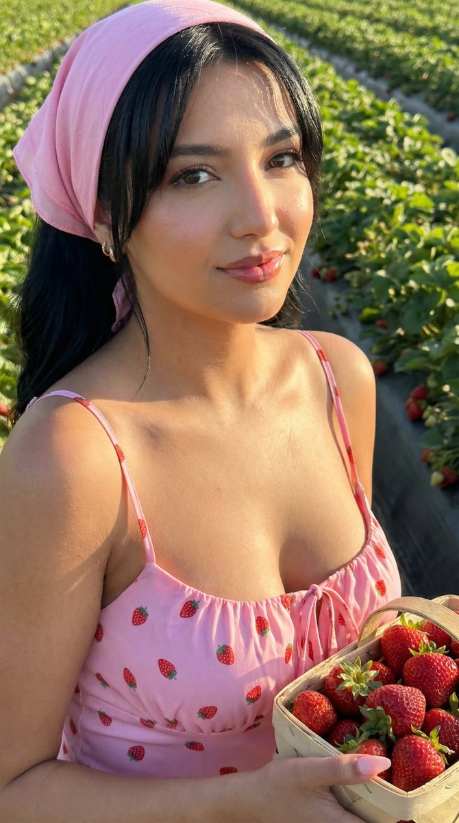 Strawberry Field Fashion