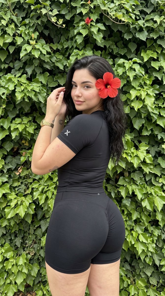 Athletic Beauty Back Glance
