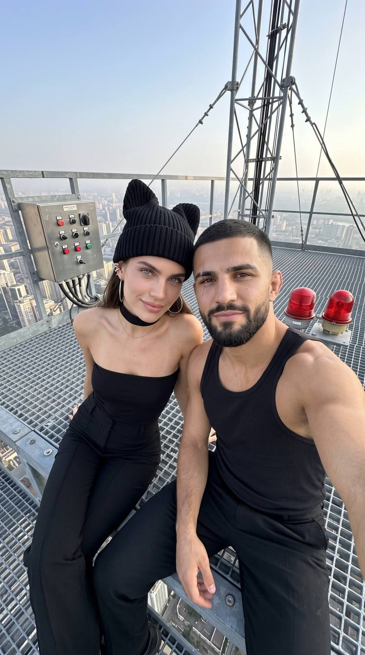Skyscraper Rooftop Extreme Selfie