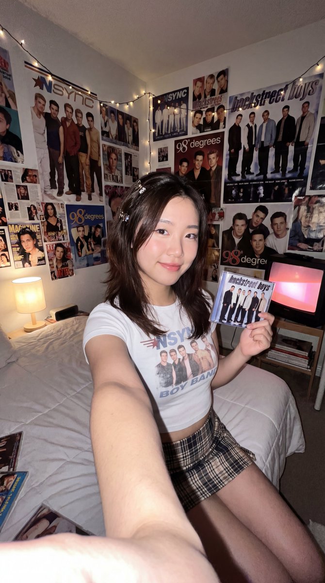 90s Nostalgic Bedroom Selfie