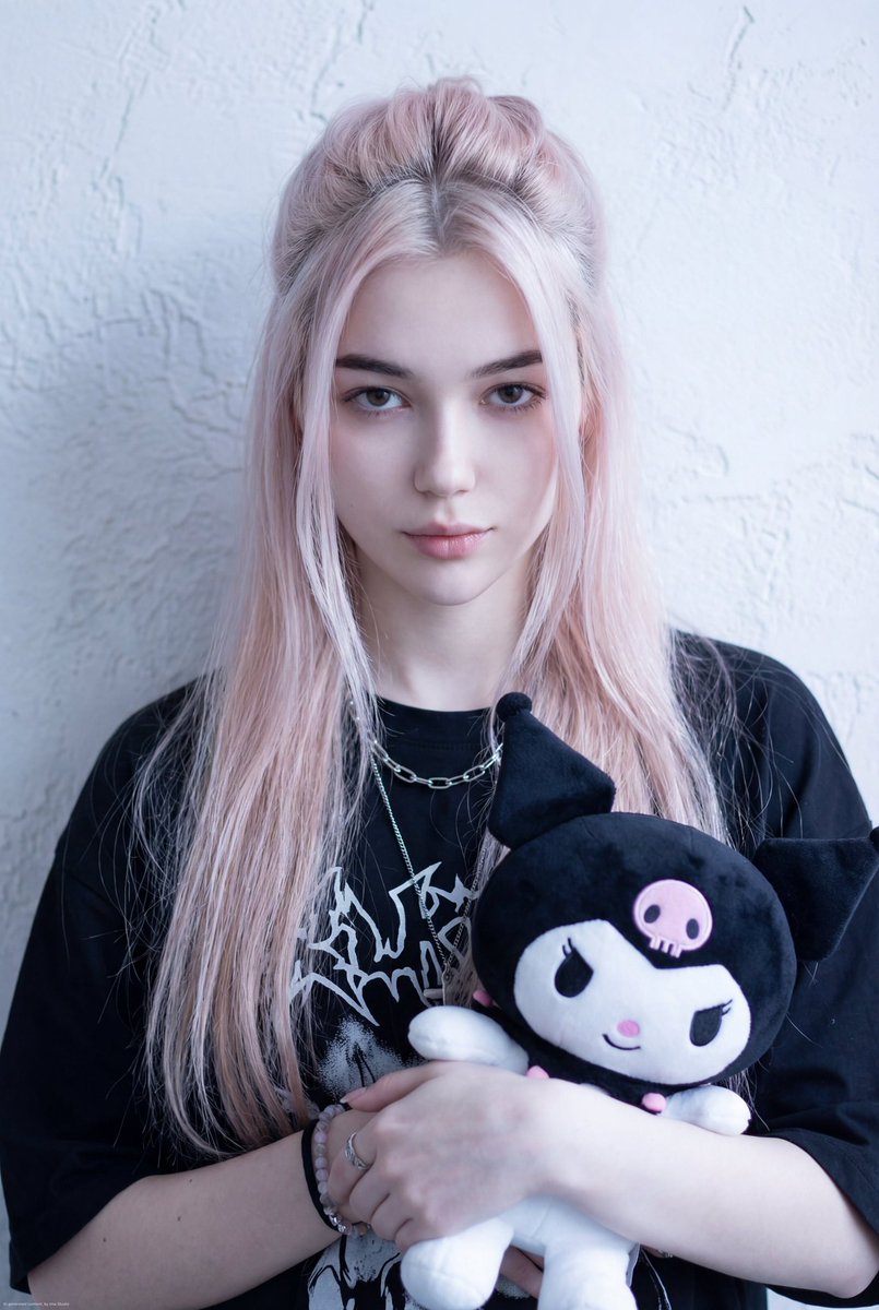 Cool Girl Idol with Kuromi Plush