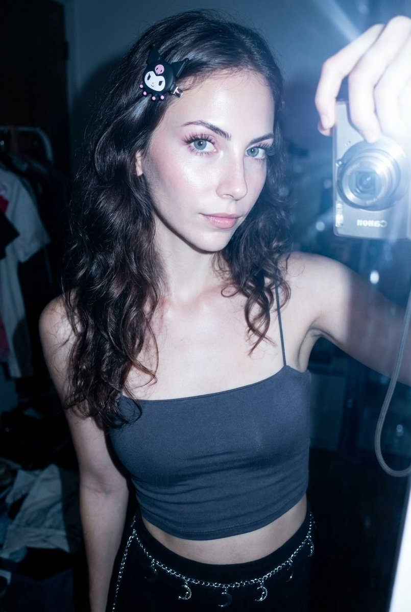 Y2K Cyber Ulzzang Mirror Selfie