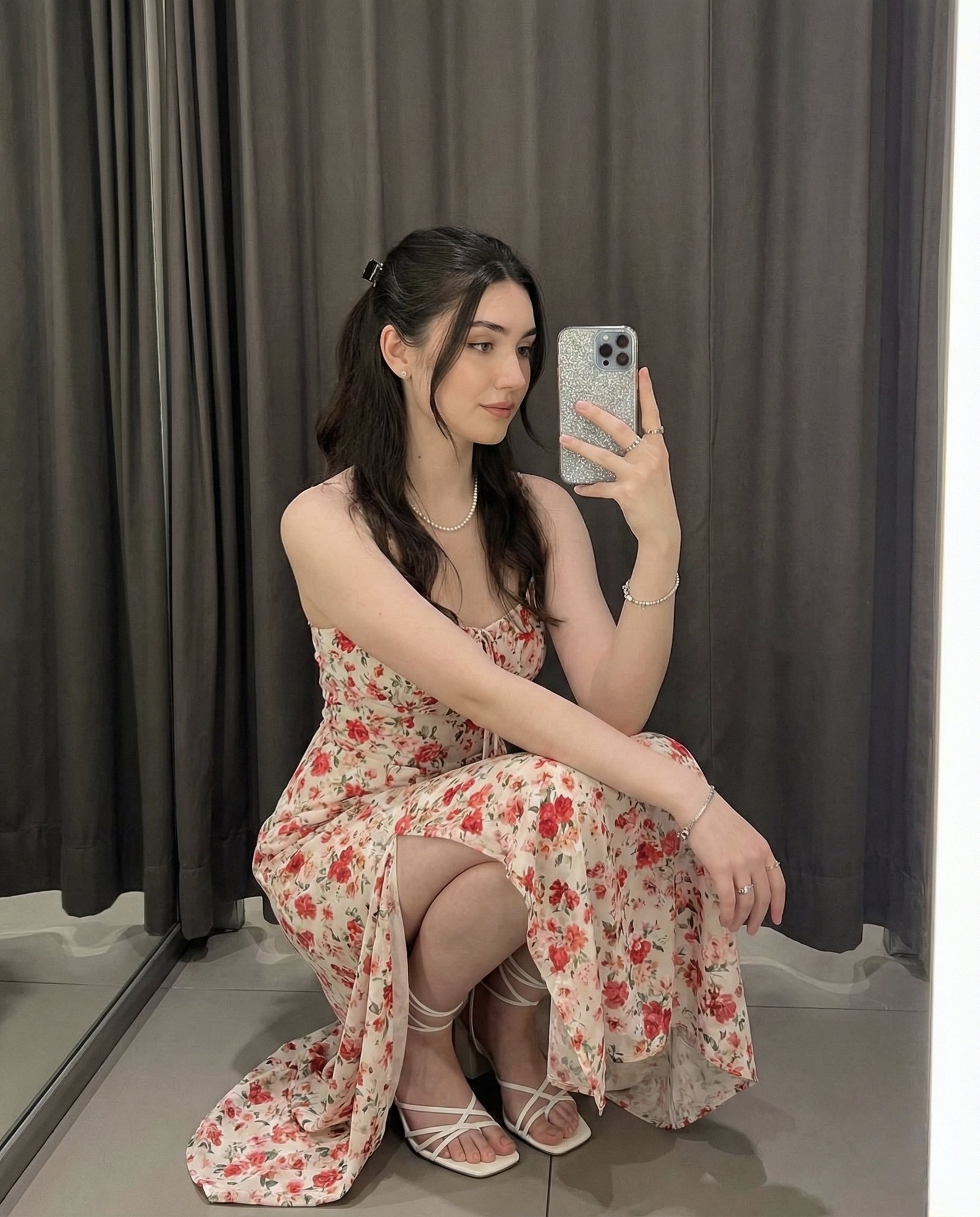 Elegant Mirror Squat Selfie