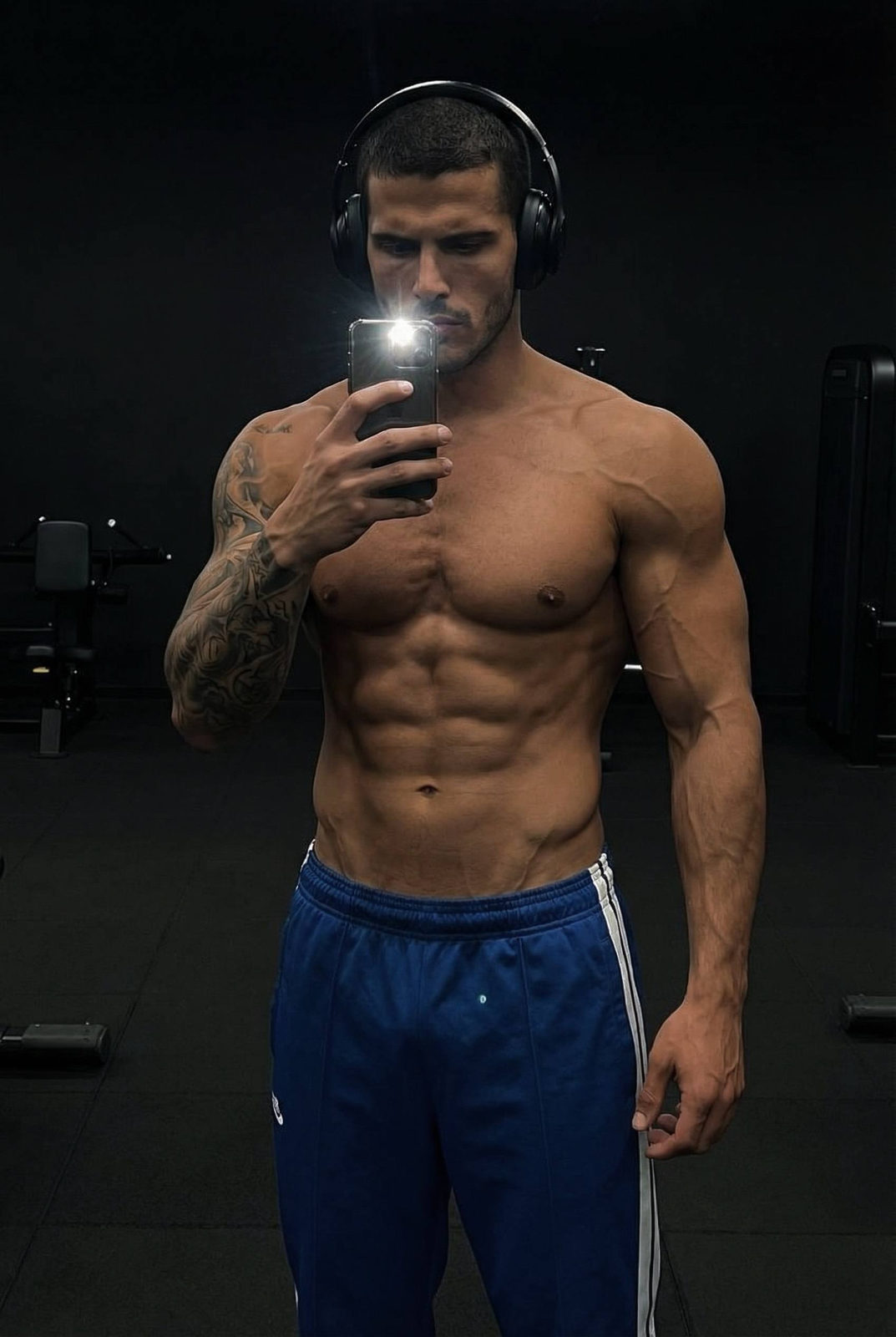 Dark Gym Mirror Muscle Selfie