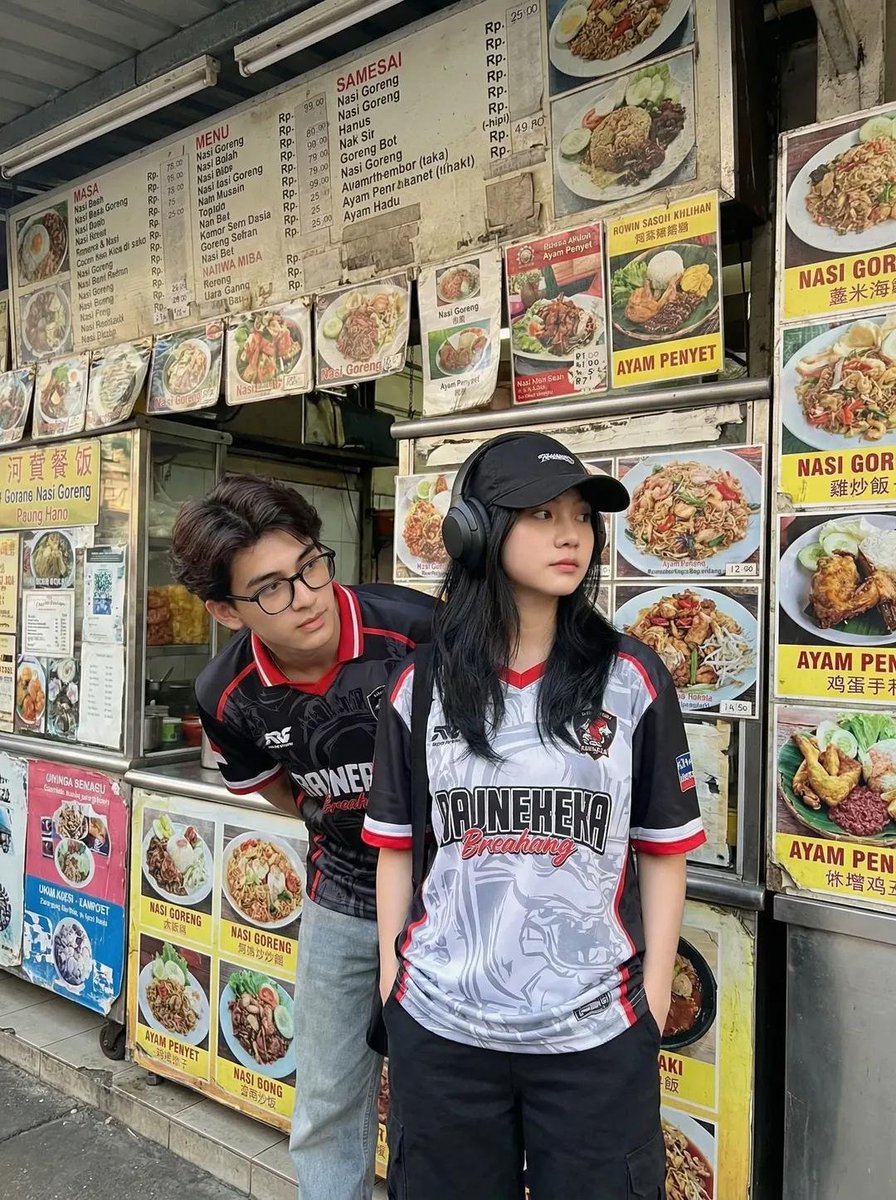 Candid Esports Couple At Street Food Stall