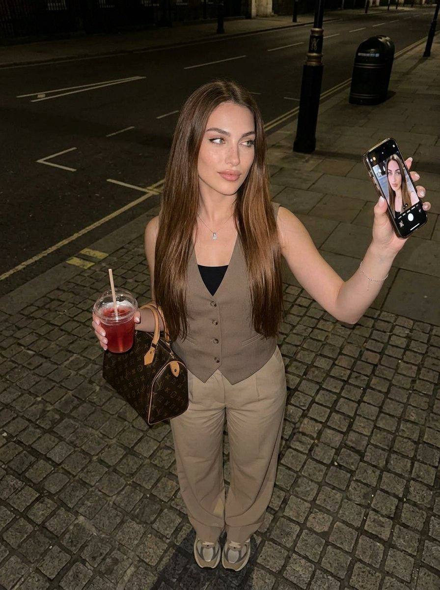 Night Street Selfie Chic