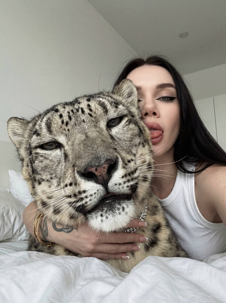 Snow Leopard Girl Bed Cuddle