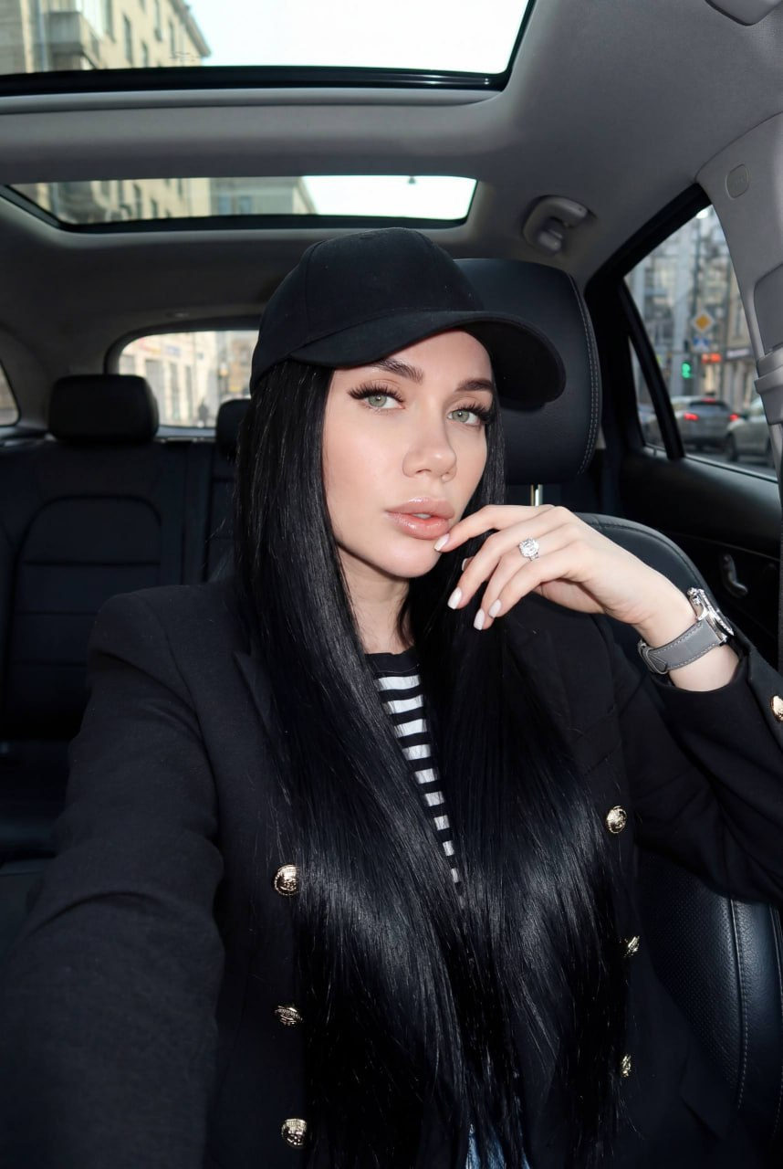 Luxury Car Street Style Selfie