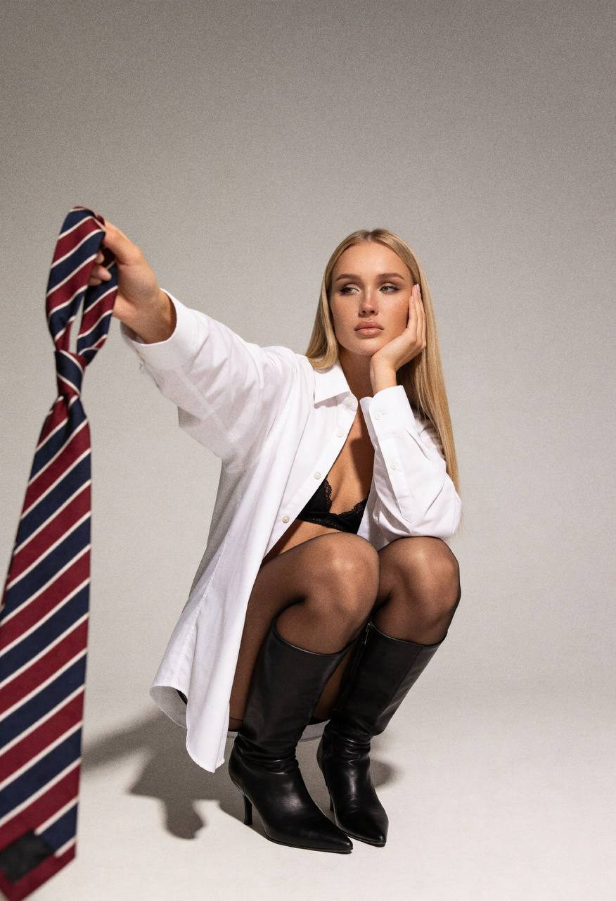 Editorial Fashion Portrait Squat