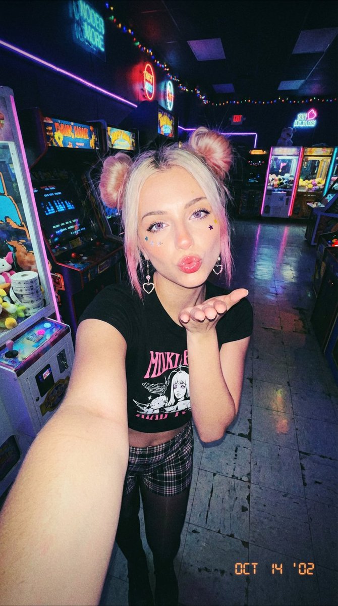 Arcade Cool Girl
