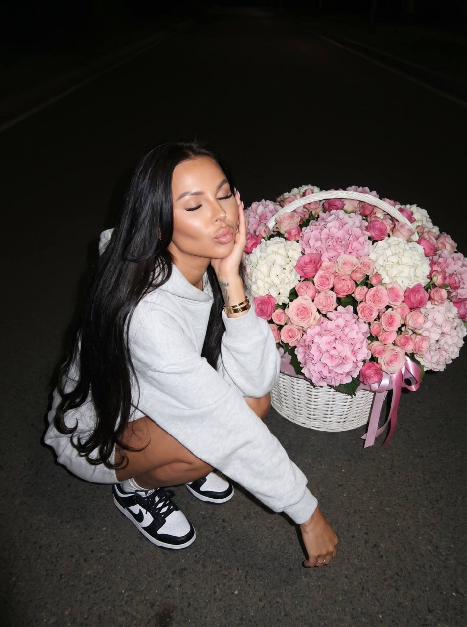 Night Flower Basket Girl