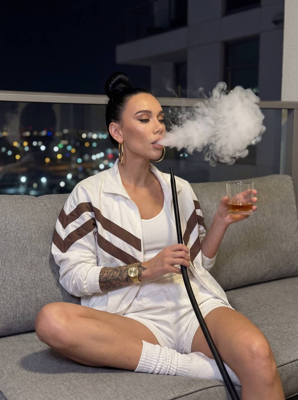 Hookah Night City Vibes