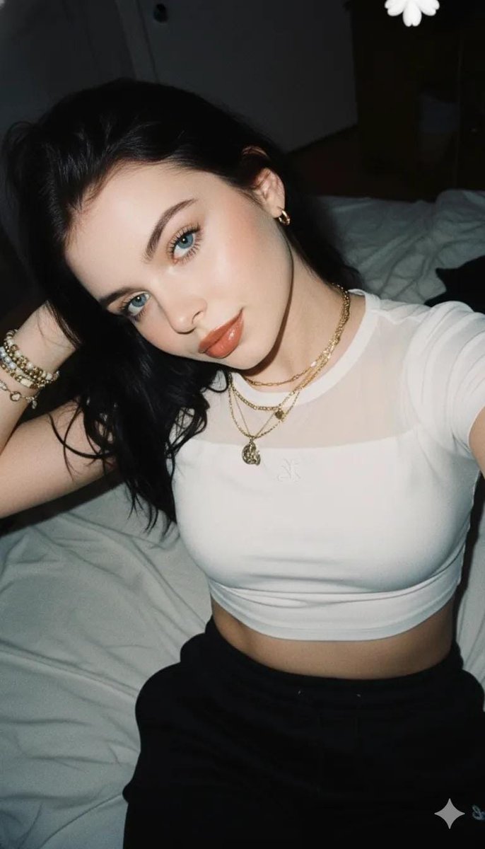 2000s Flash Selfie Aesthetic
