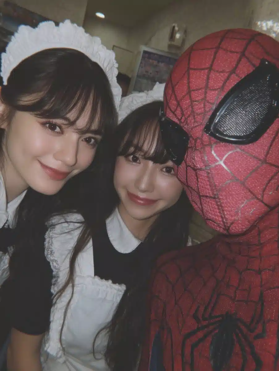 Spider-Man Cafe Selfie Photography