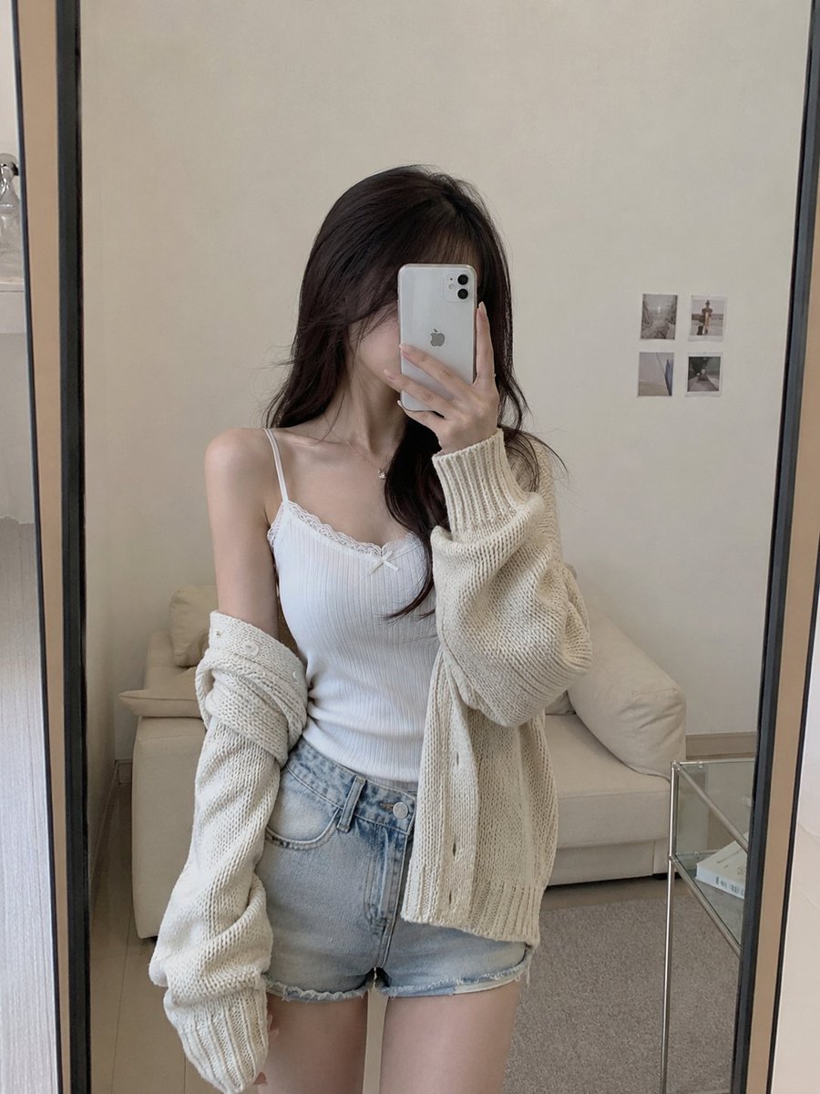 Cozy Japanese Bedroom Mirror Selfie