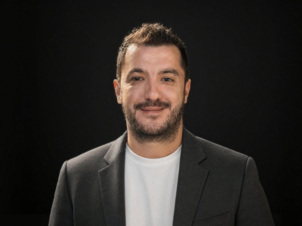 Premium LinkedIn Studio Portrait