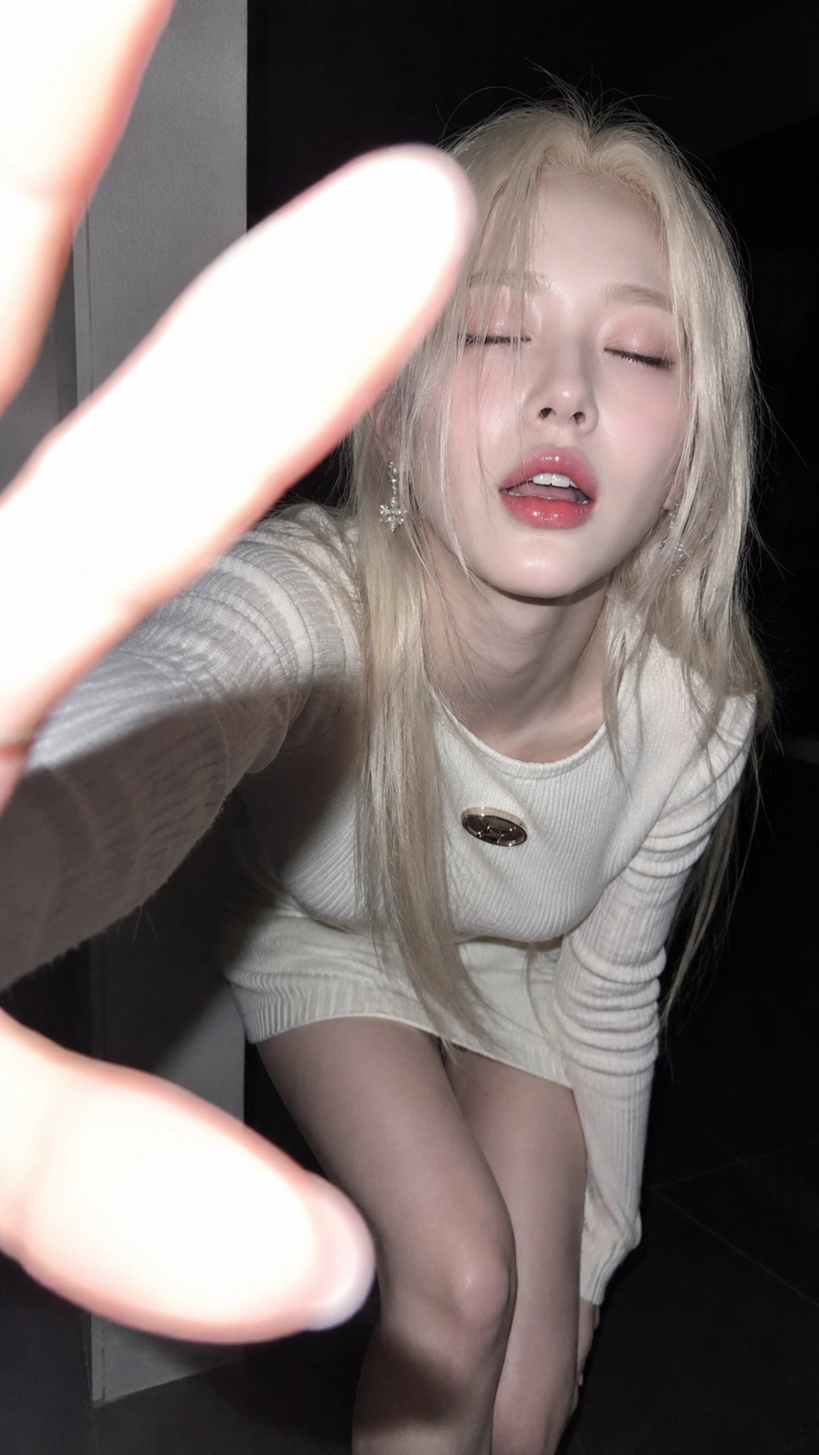 Flashlit Platinum Selfie Moment