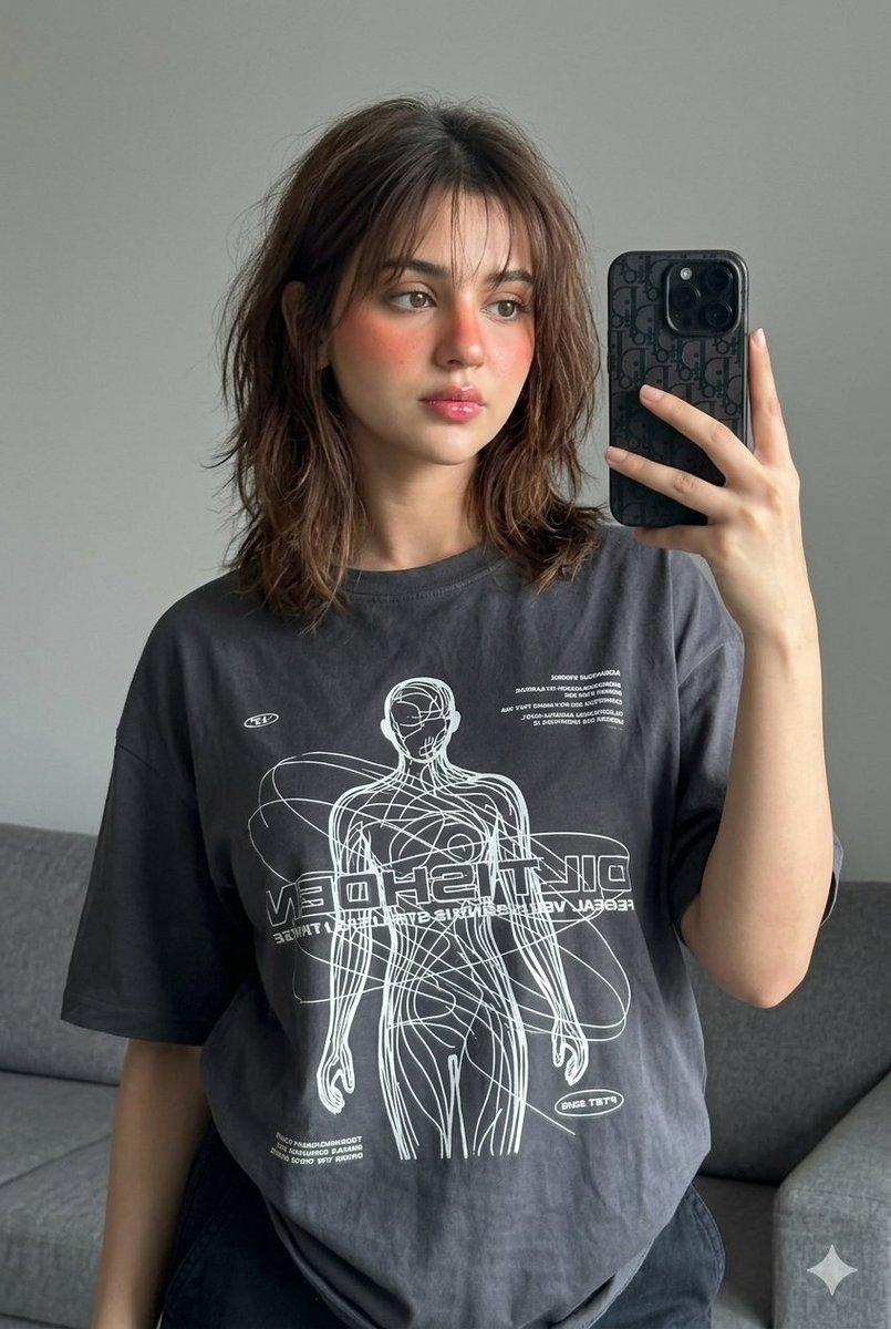 Editorial Mirror Selfie Photo Edit