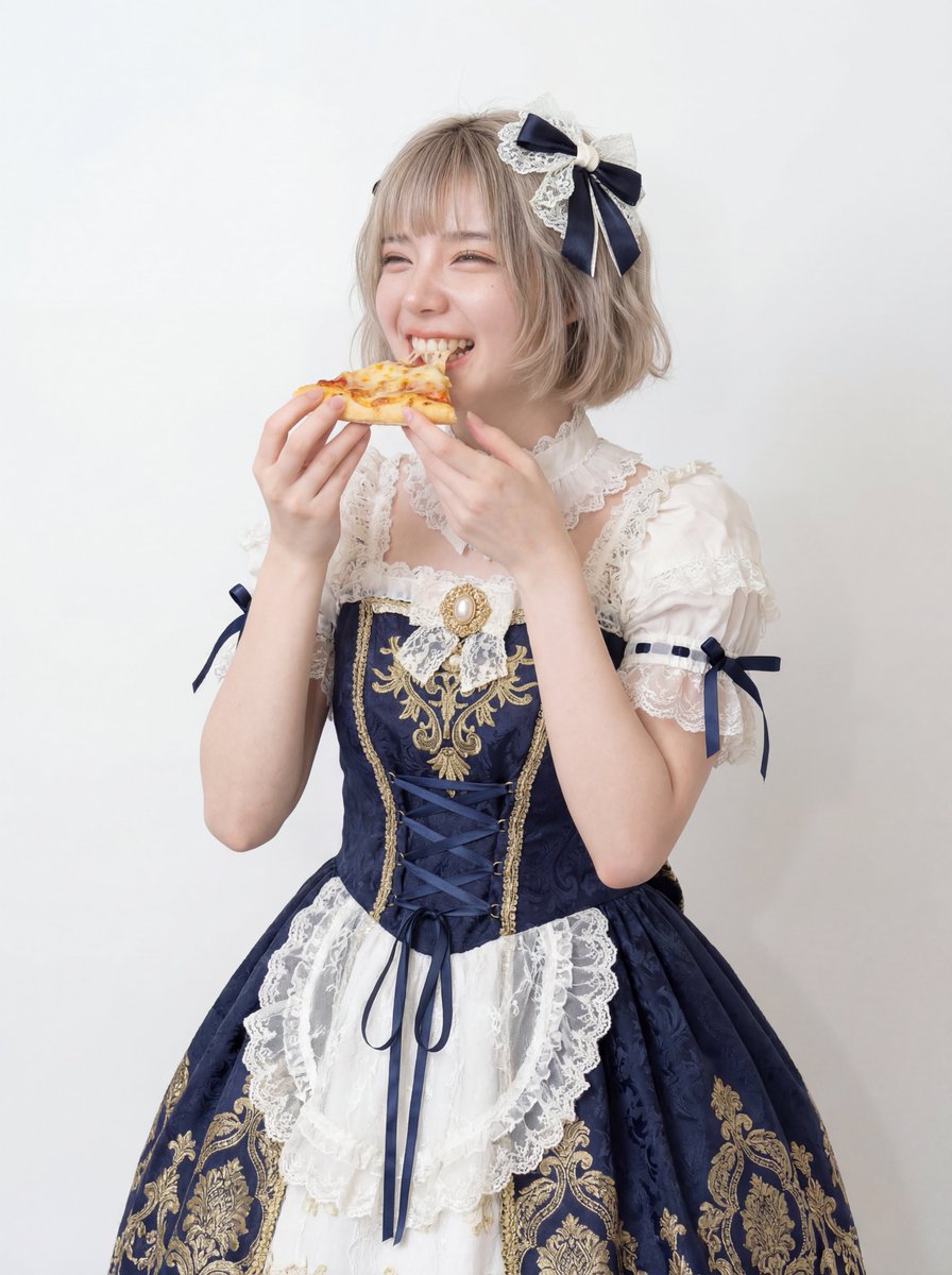 Fashion Pizza Mukbang Close-up