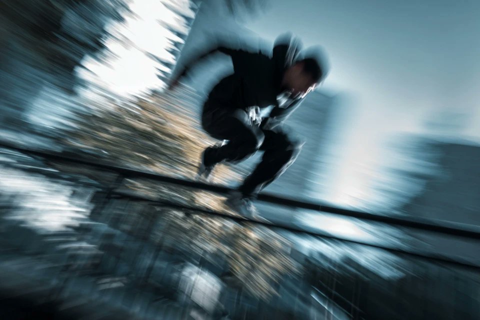 Dynamic Motion Blur Silhouette