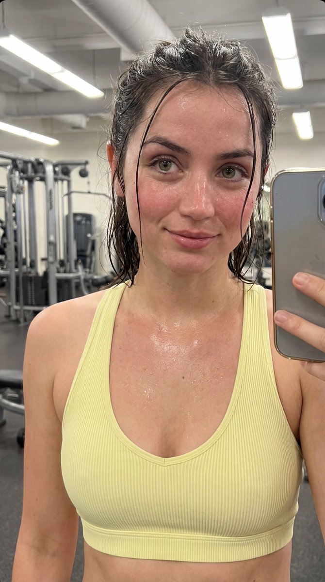 Gym Sweat Selfie Glow