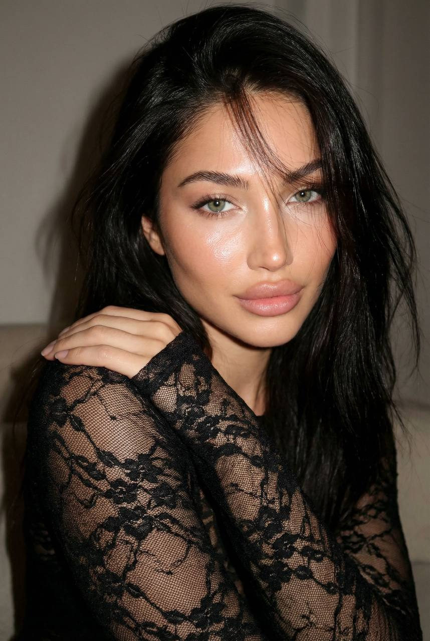 Flash Selfie Beauty Portrait