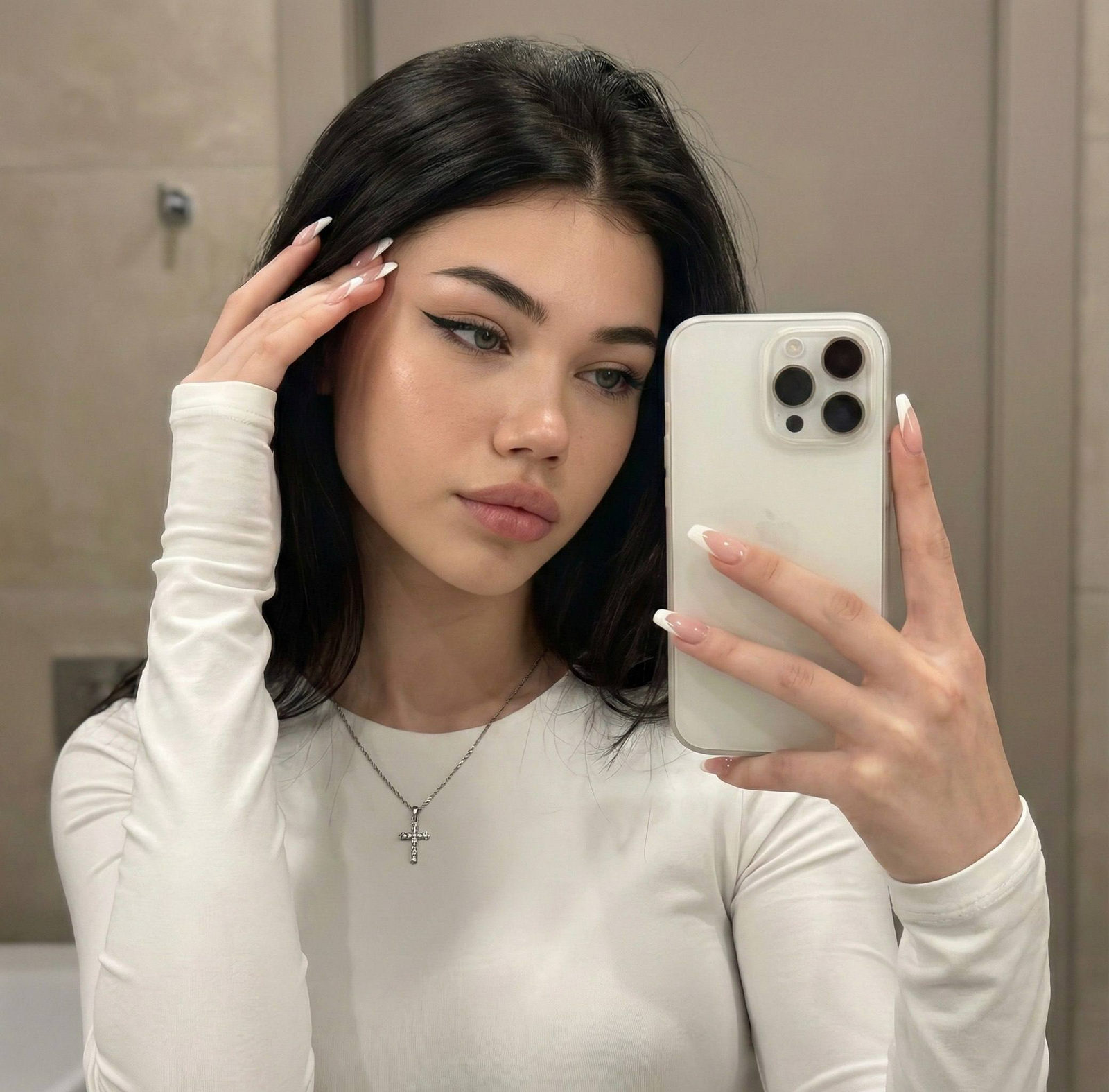 Mirror Selfie Beauty Glow