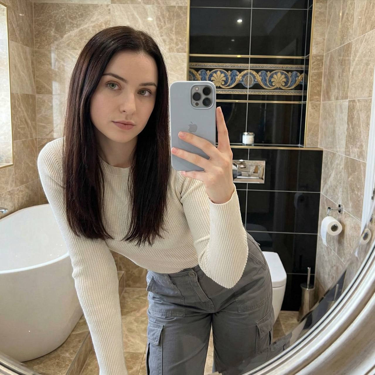 Stylish Bathroom Mirror Selfie Look
