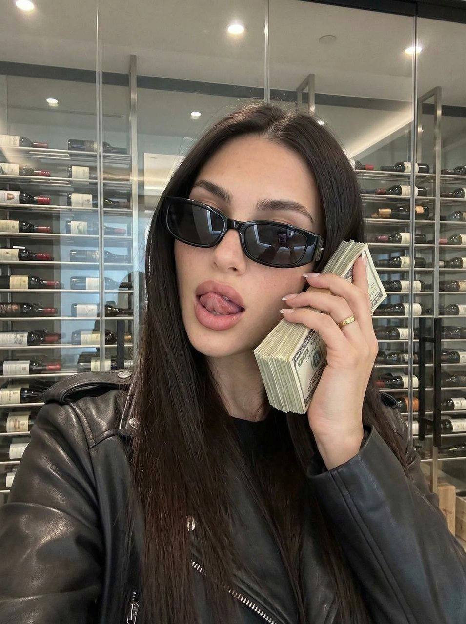 Boss Babe Money Phone Selfie