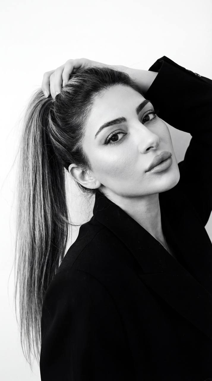 B&W Girl Close Up Portrait