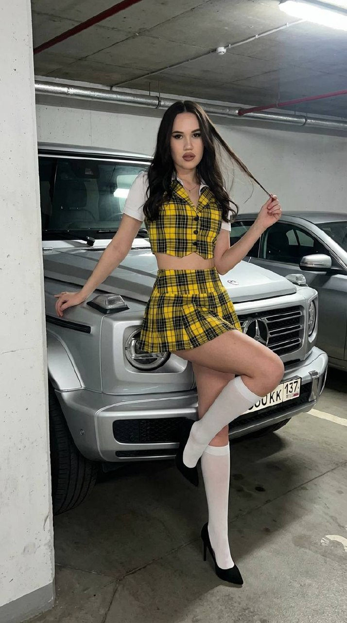 Schoolgirl Style with G-Wagon Flash