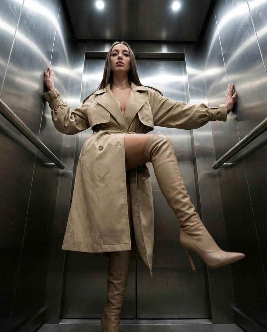 Elevator Fashion Power Pose