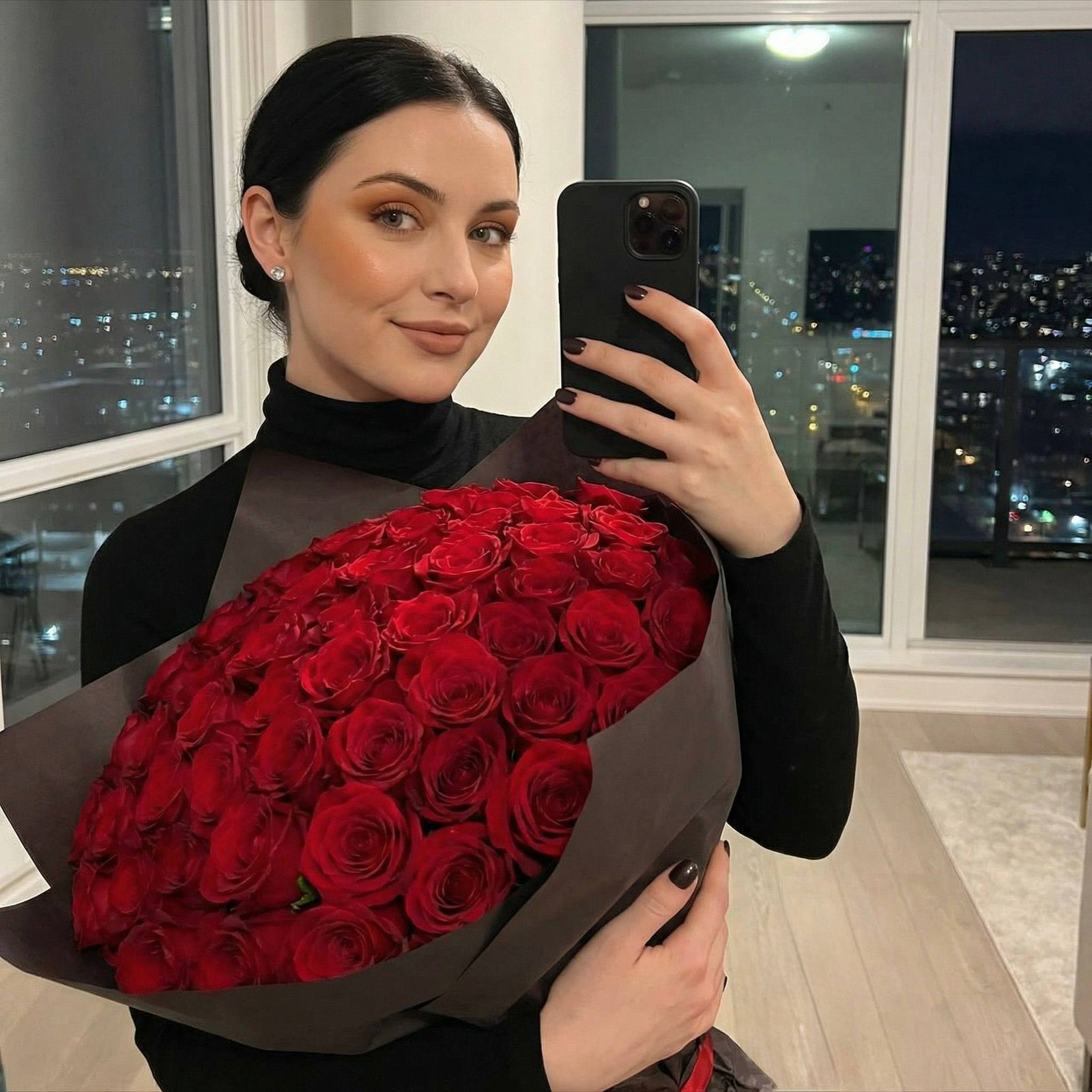Glamorous Night Selfie With Red Roses