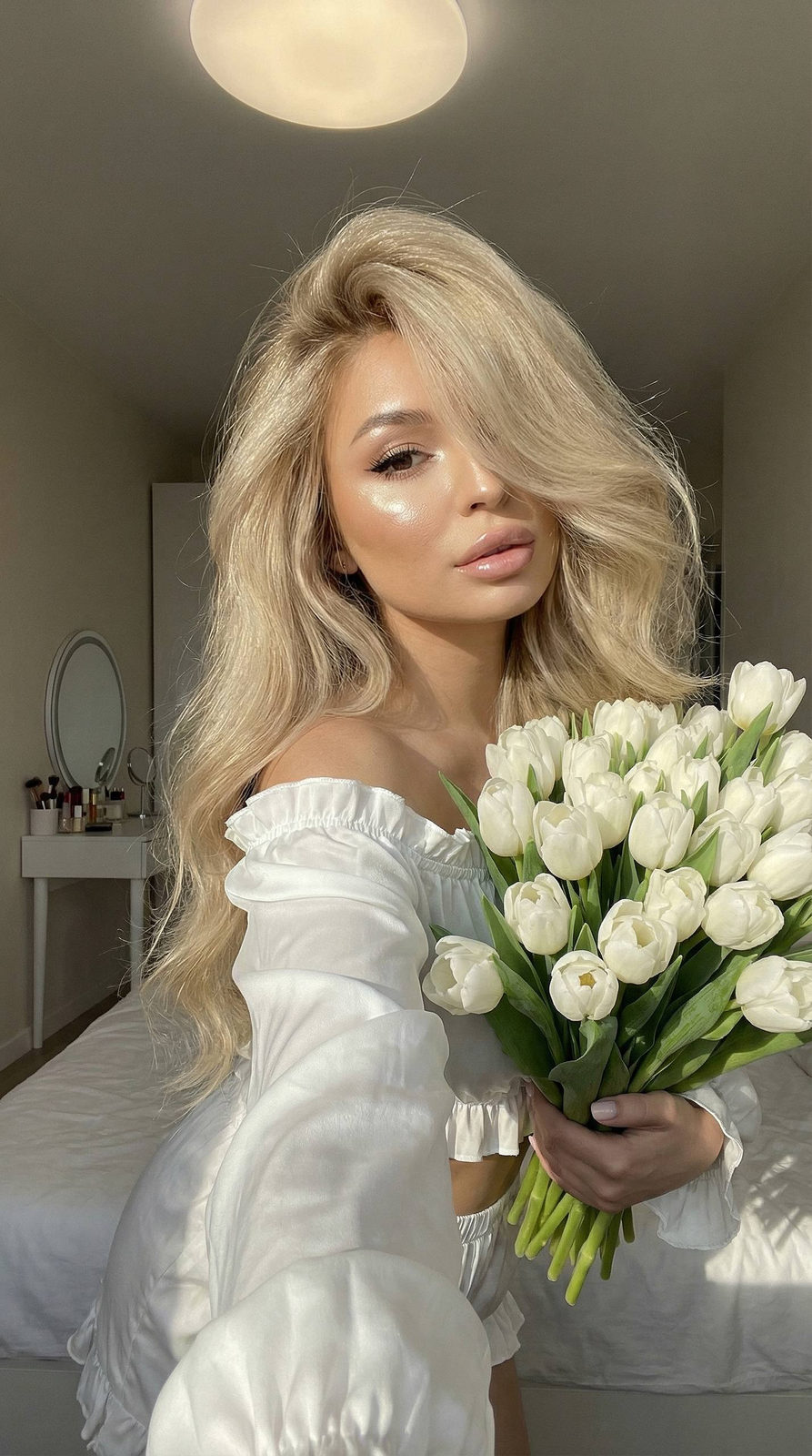 White Tulip Selfie Glow