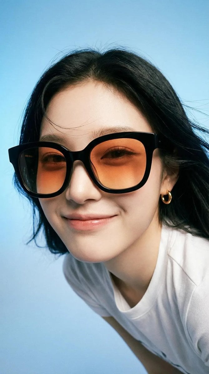 Blue Studio Fashion Portrait