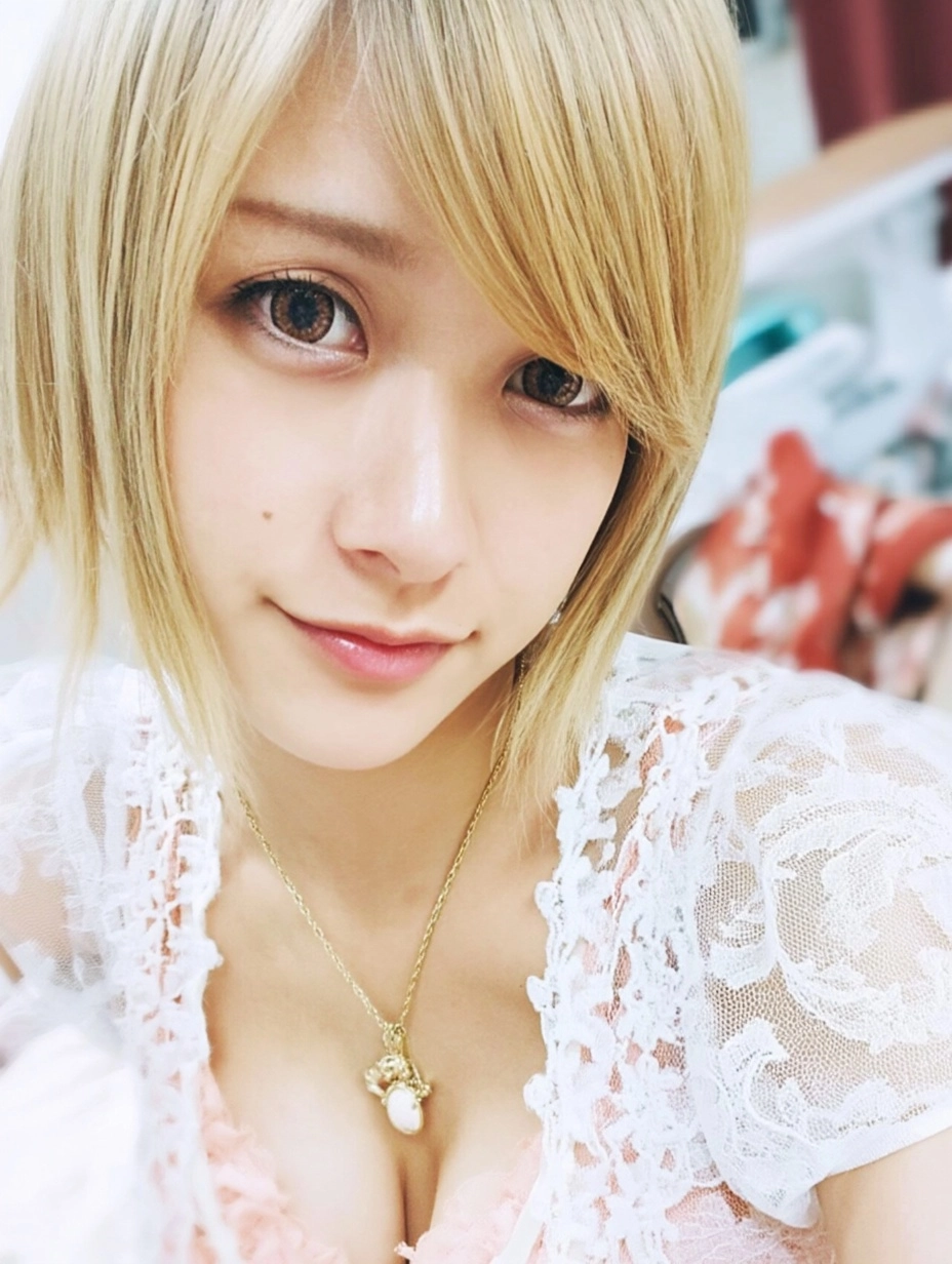 Everyday Selfie, Trendy and Cheerful