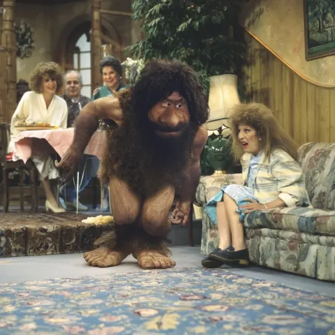 Ghary©️™️ of the Cave Dwellers 1989 Sitcom (a relict human species is discovered living among us)