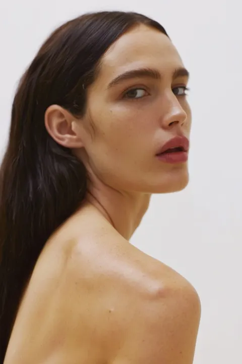 Beauty PORTRAIT OF A WOMAN , REAL HUMAN NATURAL SKIN COLOURS AND TEXTURES, TRUE-TO-LIFE