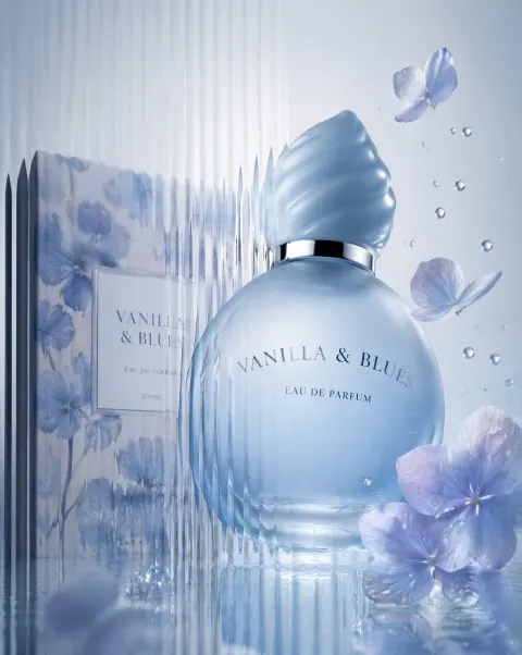 Minimalist Blue Perfume Advertisement