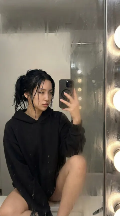 Steamy Mirror Selfie Prompt