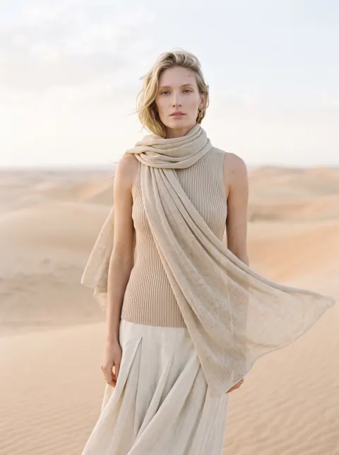 Model Desert Knit Scarf Fashion