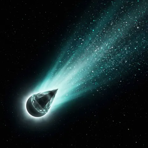 Diamond Comet Eclipse Tail