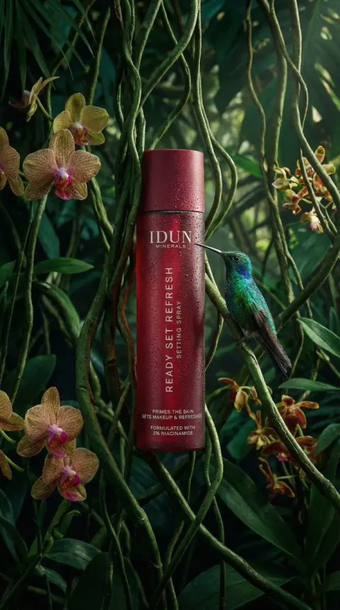 IDUN MINERALS Cosmetic Spray Bottle Photography