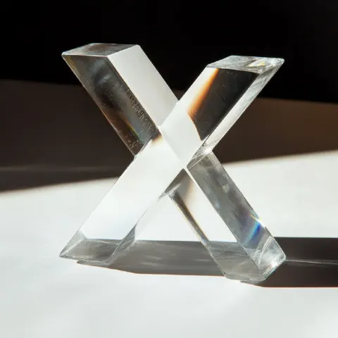 Elegant Clear Glass X Shape Design