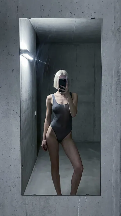 Mirror Reflection Cold Fashion