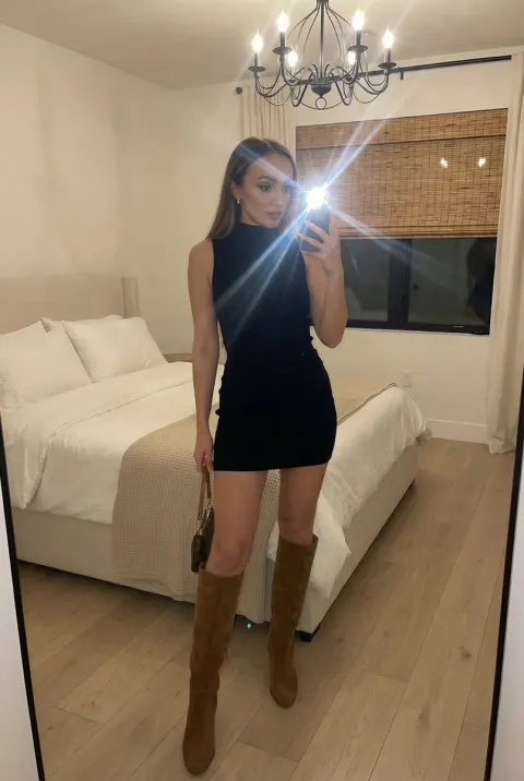 Stylish Mirror Selfie Fashion OOTD